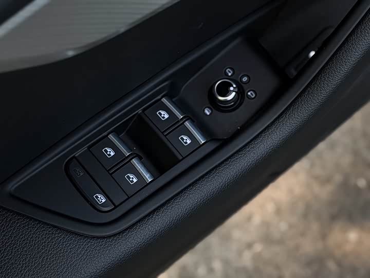 Audi A5 2022 Sportback 40 TFSI — фото 11