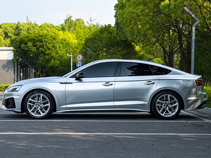 Audi A5 2022 Sportback 40 TFSI — фото 6