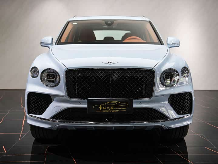 Bentley Bentayga — фото 1