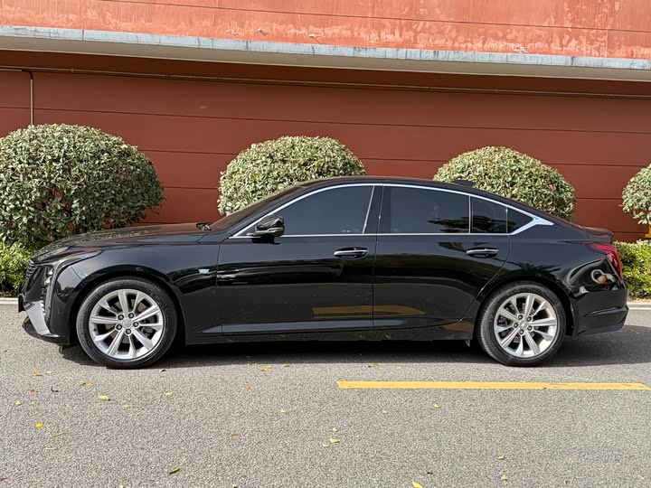 Cadillac CT 5 2024 28 T Luxury Pro — фото 11