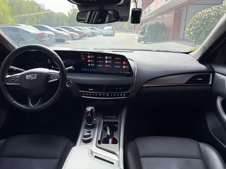 Cadillac CT 5 2024 28 T Luxury Pro — фото 7