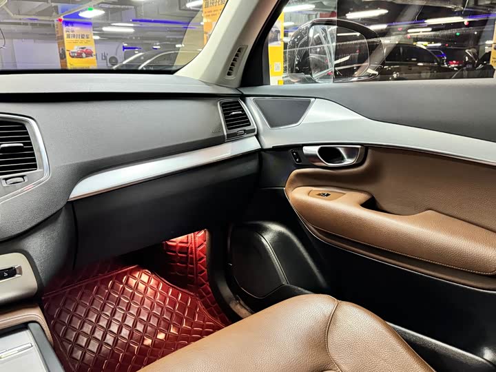 Volvo XC90 2019 T 5 7 VI — фото 23