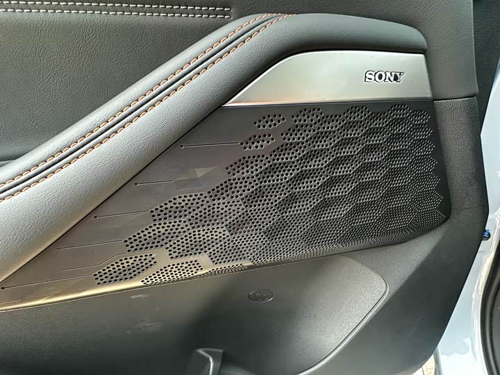 Changan UNI-K 2021 2.0 T Premium — фото 17