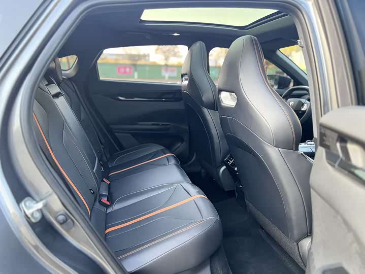 Changan UNI-V 2024 1.5 T Premium — фото 23