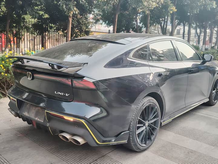 Changan UNI-V 2023 1.5 T — фото 11