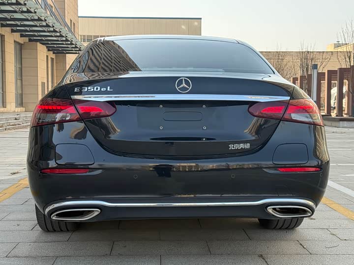 Mercedes-Benz E-Class 2022 E 350 e L — фото 16