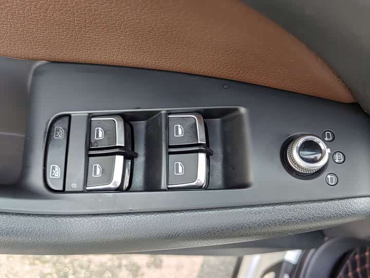 Audi Q5 2017 Plus 40 TFSI — фото 25