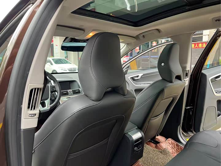 Volvo XC60 2017 T 5 — фото 15
