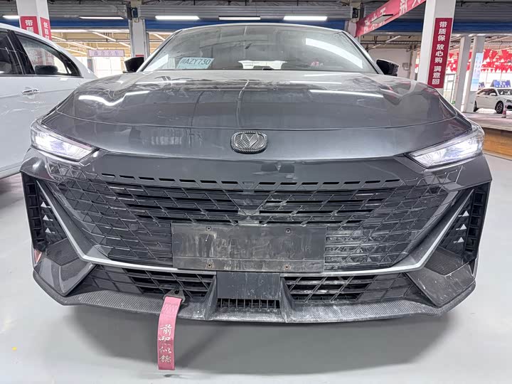 Changan UNI-V 2022 1.5 T — фото 2