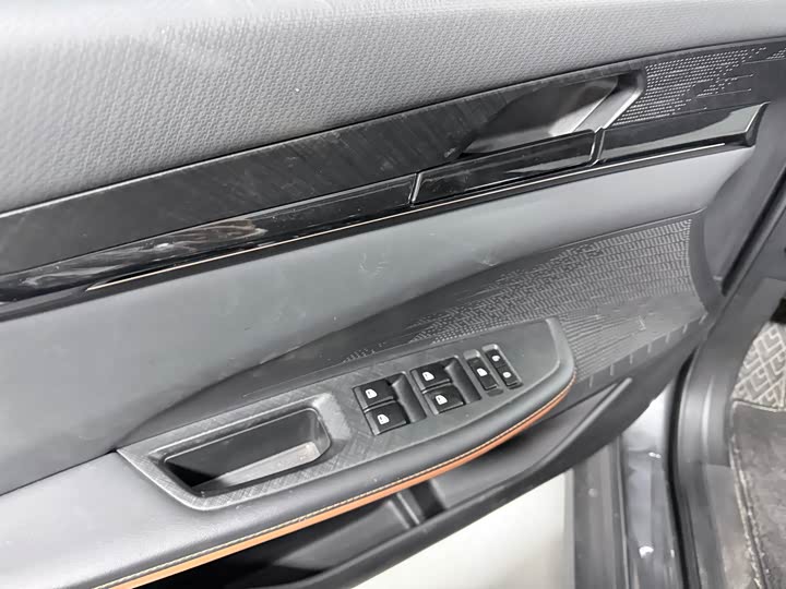 Changan UNI-V 2022 1.5 T — фото 9