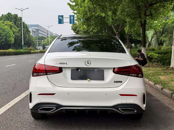 Mercedes-Benz A-Class 2019 A 180 L — фото 5
