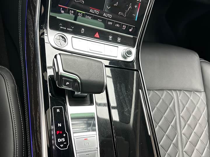 Audi A8 2023 A 8 L 50 TFSI quattro — фото 8