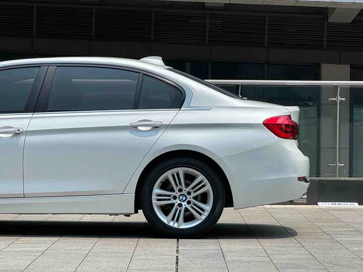 BMW 3 Series 320Li стиль — фото 5