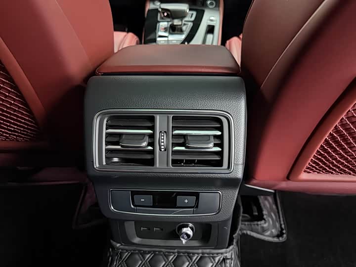 Audi Q5L 40 TFSI люкс-динамик — фото 11