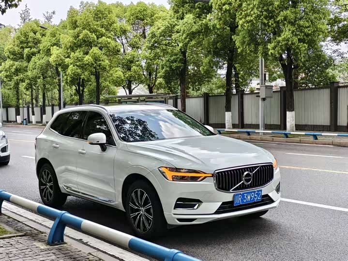 Volvo XC60 2020 T 5 4 WD — фото 3