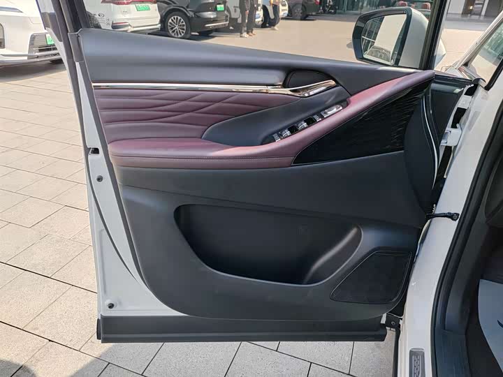 Trumpchi M8 2024 400 T — фото 4