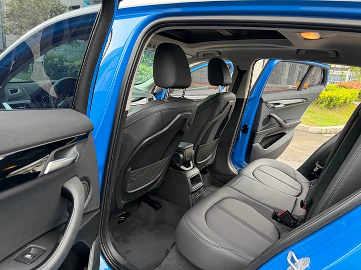 BMW X2 2019 s Drive 20i M VI — фото 9
