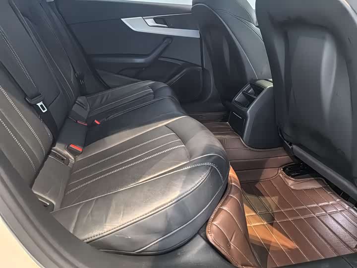 Audi A4L 2020 40 TFSI — фото 3