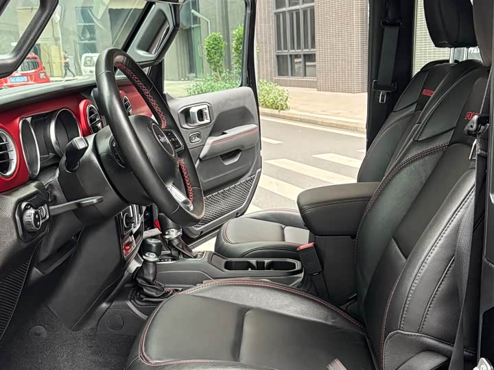 Jeep Wrangler — фото 11