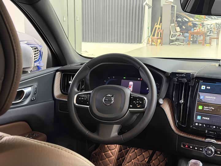 Volvo XC60 2024 B 5 4 WD — фото 7