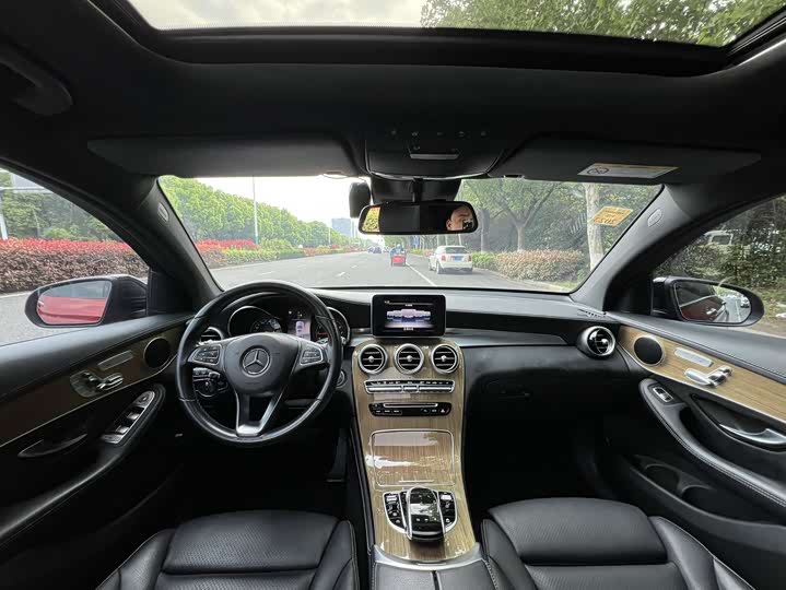 Mercedes-Benz GLC 2019 GLC 260 4 MATIC SUV — фото 11