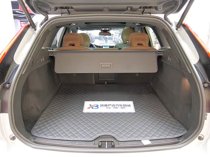 Volvo XC 60 2024 B 5 4 WD — фото 17