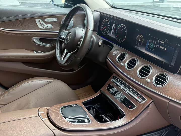 Mercedes-Benz E-Class 2017 E 300 L Luxury — фото 10