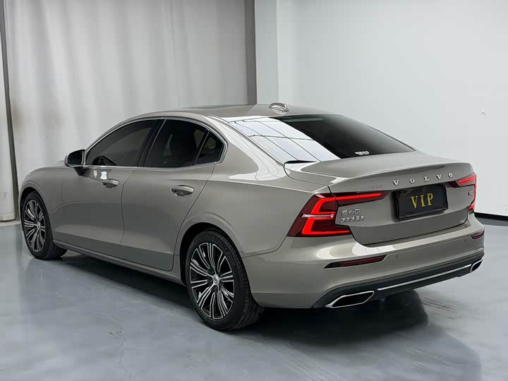 Volvo S60 2021 T 4 — фото 3