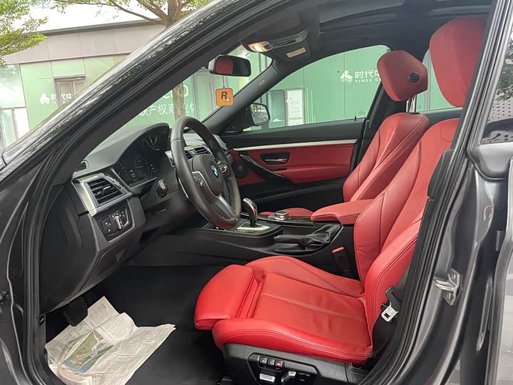 BMW 3-Series 2019 330i x Drive M — фото 5