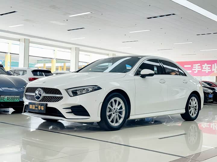 Mercedes-Benz A-Class 2022 A 200 L — фото 1