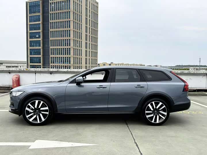 Volvo V90 2022 Cross Country B 5 AWD — фото 15