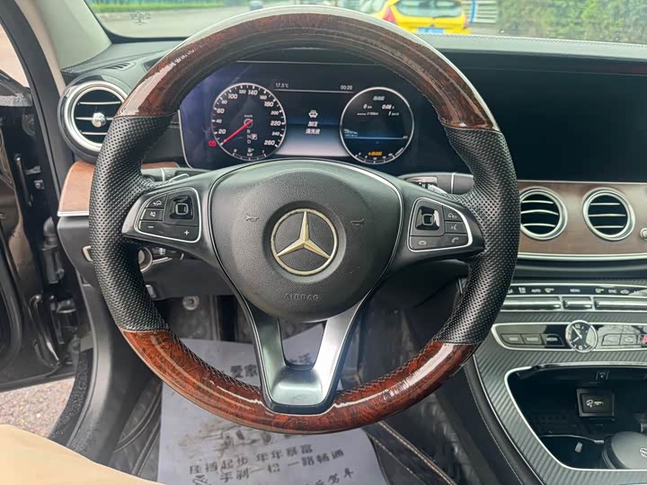 Mercedes-Benz E-Class 2016 E 300 L — фото 15