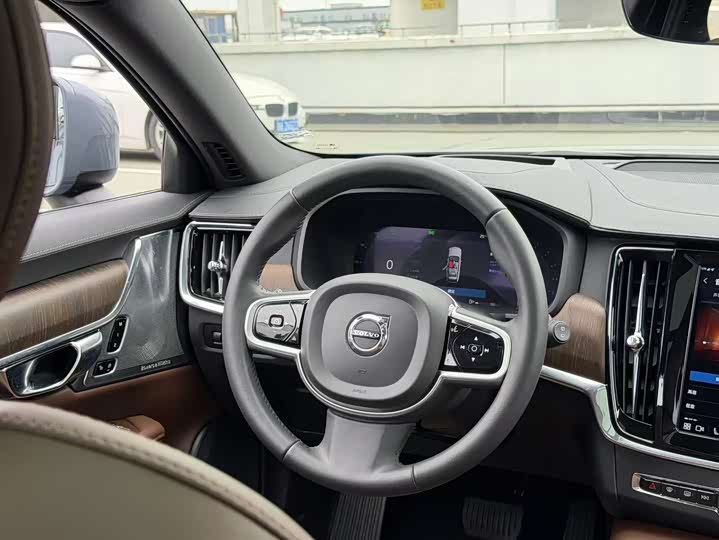 Volvo V90 2022 Cross Country B 5 AWD — фото 8