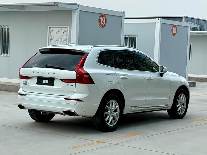 Volvo XC60 2020 T 5 4 WD — фото 5