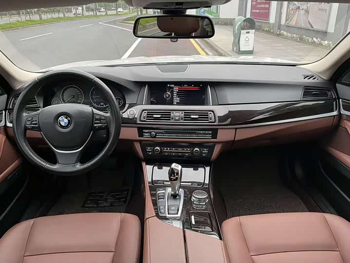 BMW 5-Series 2014 528 Li x Drive Leading — фото 11