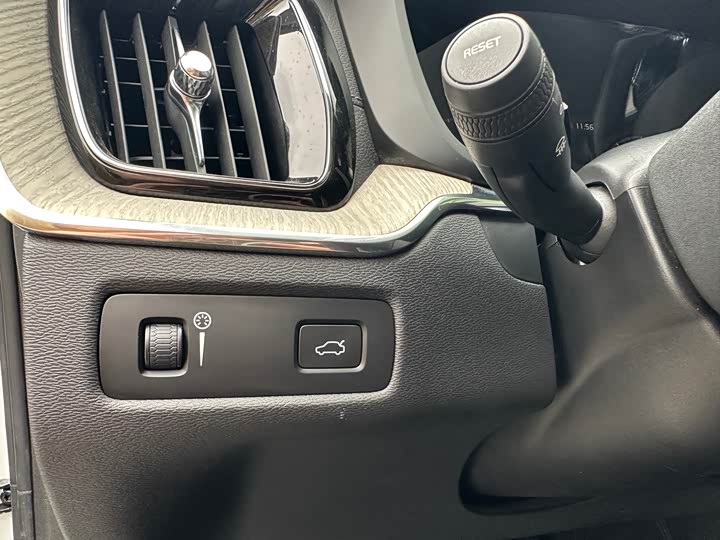 Volvo XC60 2020 T 5 4 WD — фото 21