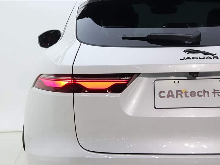 Jaguar F-PACE 2024 P 250 R-Dynamic SE — фото 13