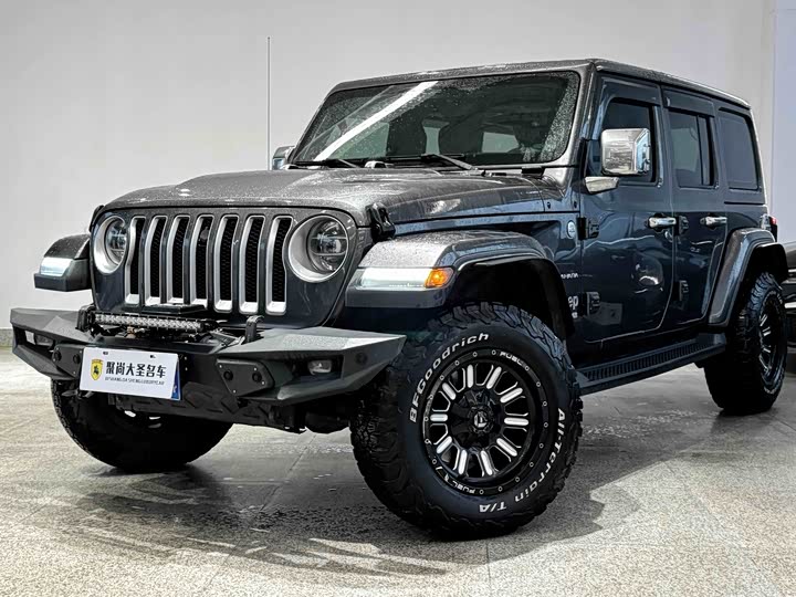 Jeep Wrangler — фото 1