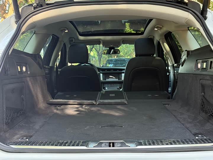 Jaguar XF 2018 XF Sportbrake 2.0 T 250 PS 2 WD — фото 8