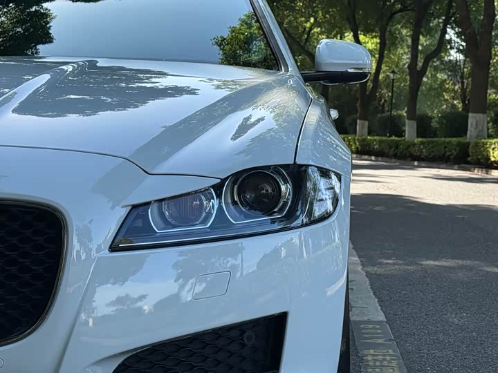Jaguar XF 2018 XF Sportbrake 2.0 T 250 PS 2 WD — фото 11