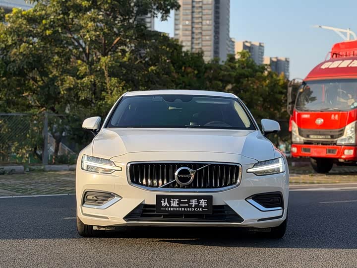 Volvo S60 2020 T 4 — фото 2