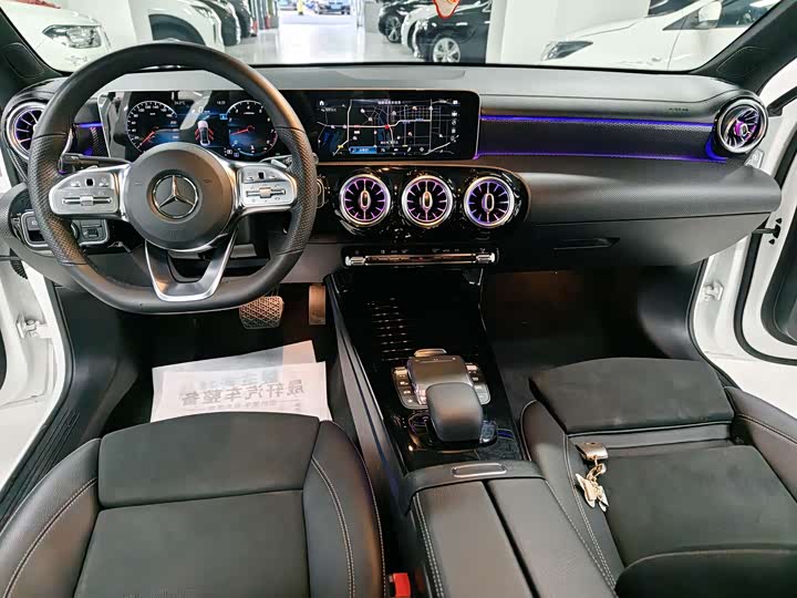 Mercedes-Benz A-Class 2020 A 200 L — фото 7