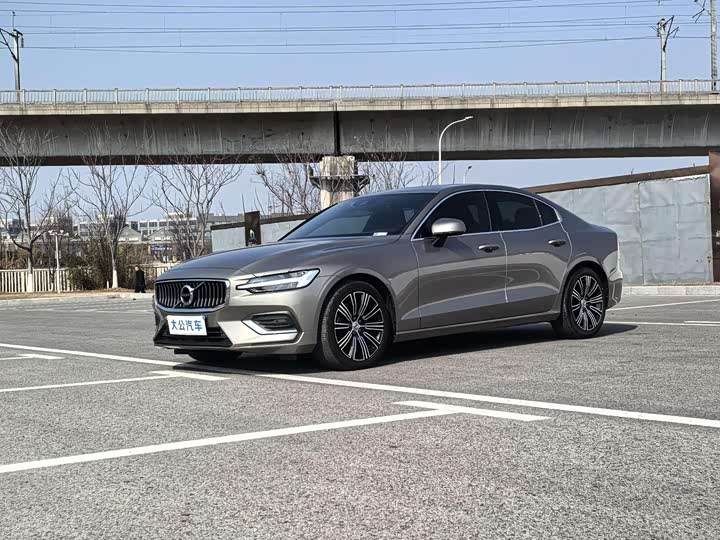 Volvo S60 2021 T 4 — фото 1
