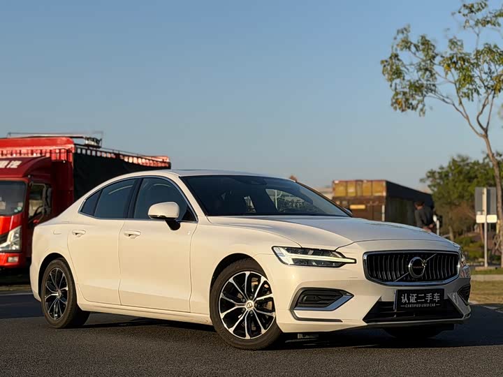 Volvo S60 2020 T 4 — фото 3