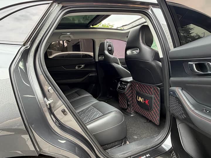 Changan UNI-K 2021 2.0 T Premium — фото 12