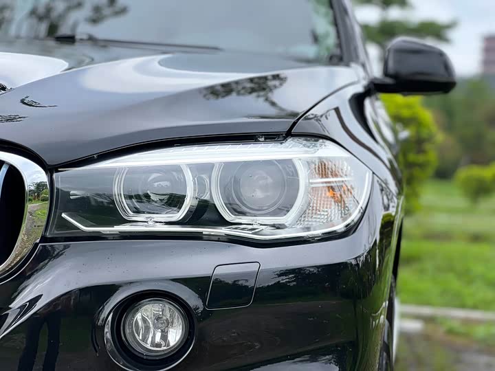 BMW X5 2017 x Drive 28i — фото 20