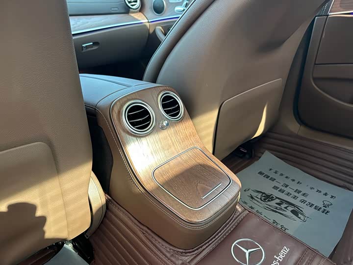 Mercedes-Benz E-Class 2022 E 350 e L — фото 14