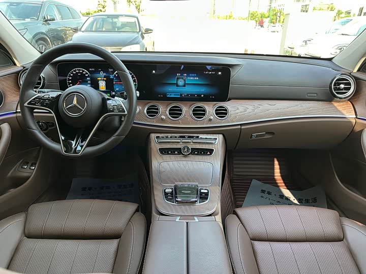 Mercedes-Benz E-Class 2022 E 350 e L — фото 15