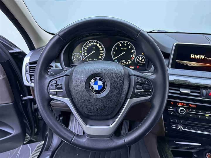 BMW X5 2014 x Drive 35i Leading — фото 16