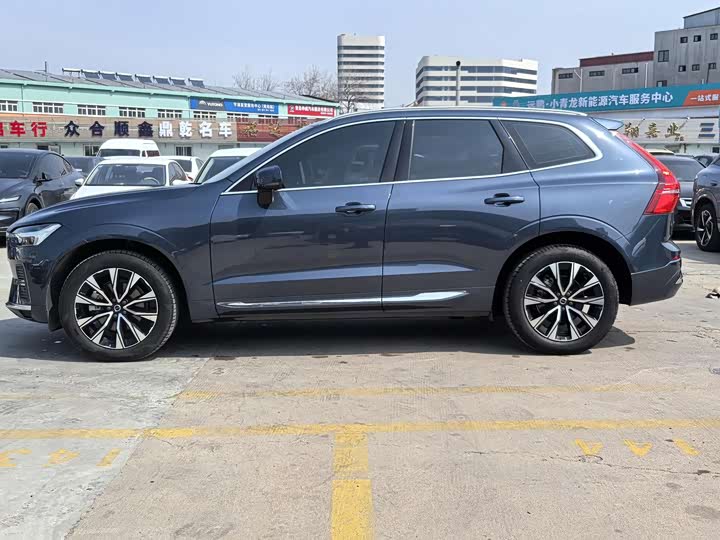 Volvo XC60 2023 B 5 4 WD — фото 7
